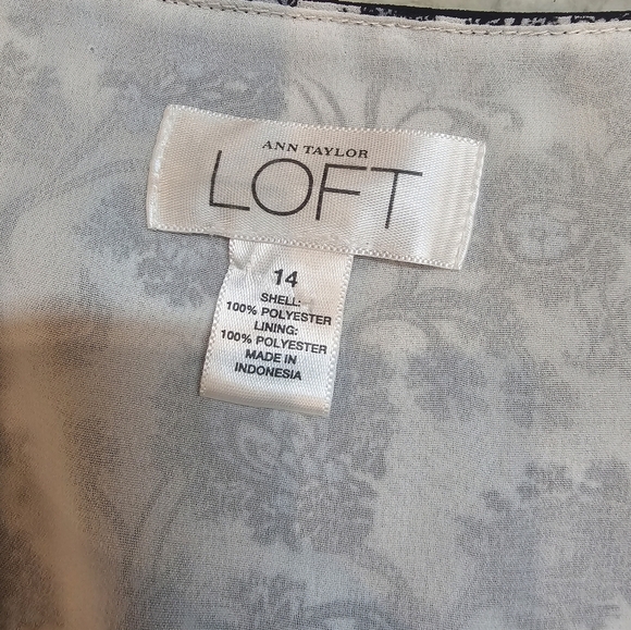 LOFT Navy Floral Faux Wrap Blouse Size 14 Cap Sleeve Lined Sheer Overlay - Picture 3 of 10